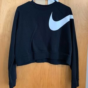 Cropped Nike sweatshirt
